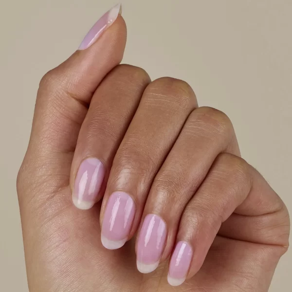 Catrice Glossing Glow Nail Lacquer 010 4